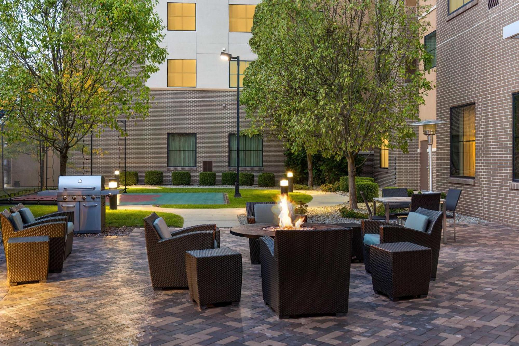 Residence Inn By Marriott Youngstown Warren/Niles Екстериор снимка